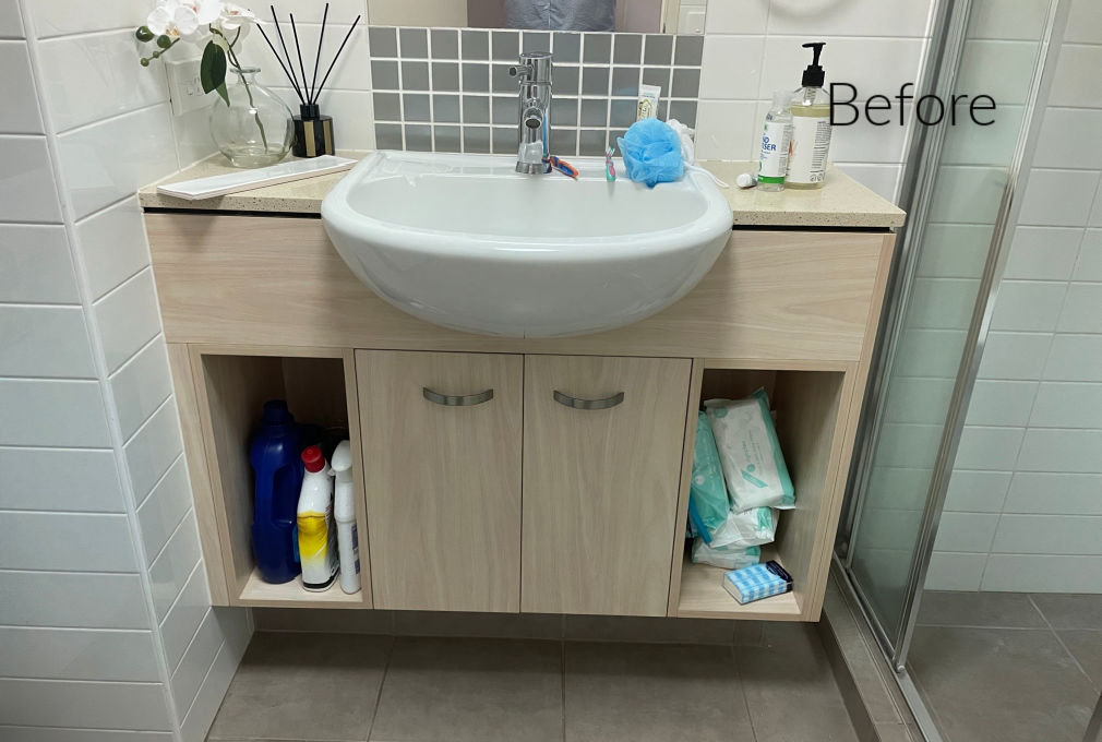 2676 bath laundry before Wetbar before refinishing
