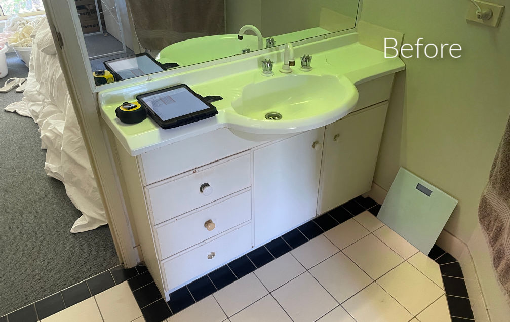 3848 bathroom before 2 1009x631