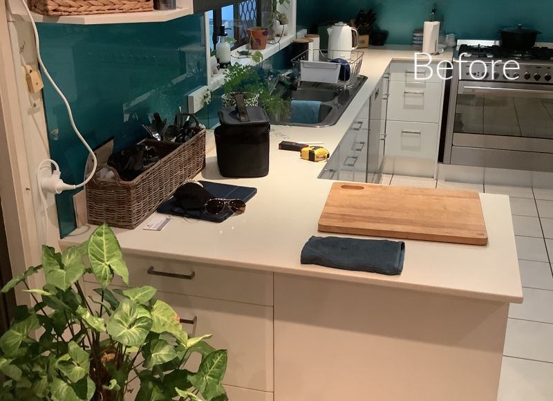 Wetbar before refinishing